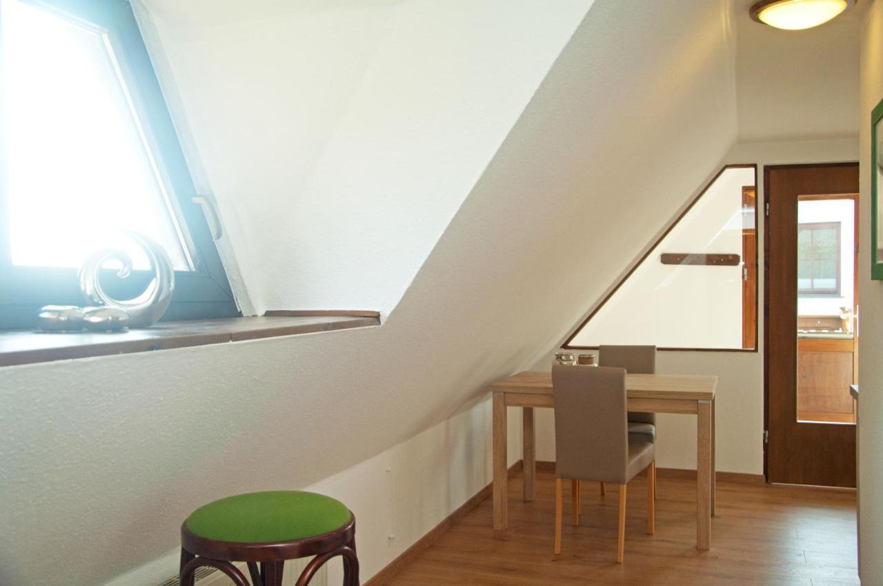 Wg Bernstein - Reetdachhaus - Ruhe Und Seeblick Sellin  Exterior foto