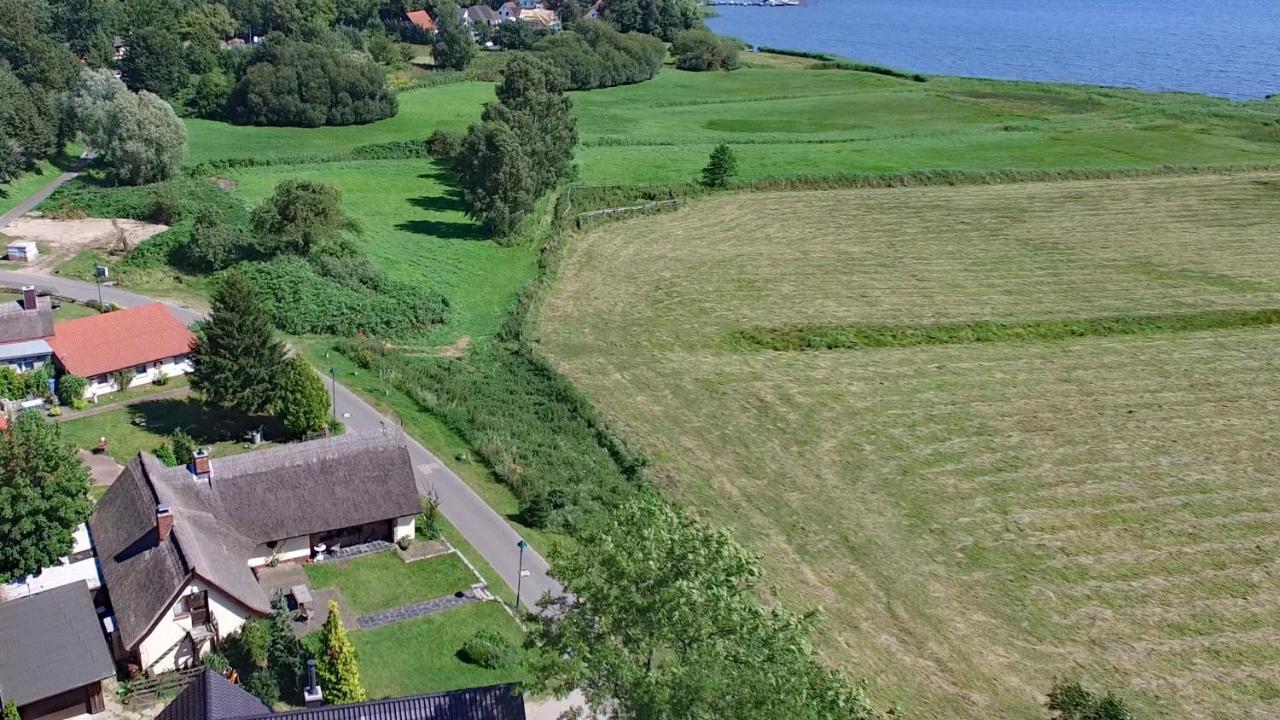 Wg Bernstein - Reetdachhaus - Ruhe Und Seeblick Sellin  Exterior foto