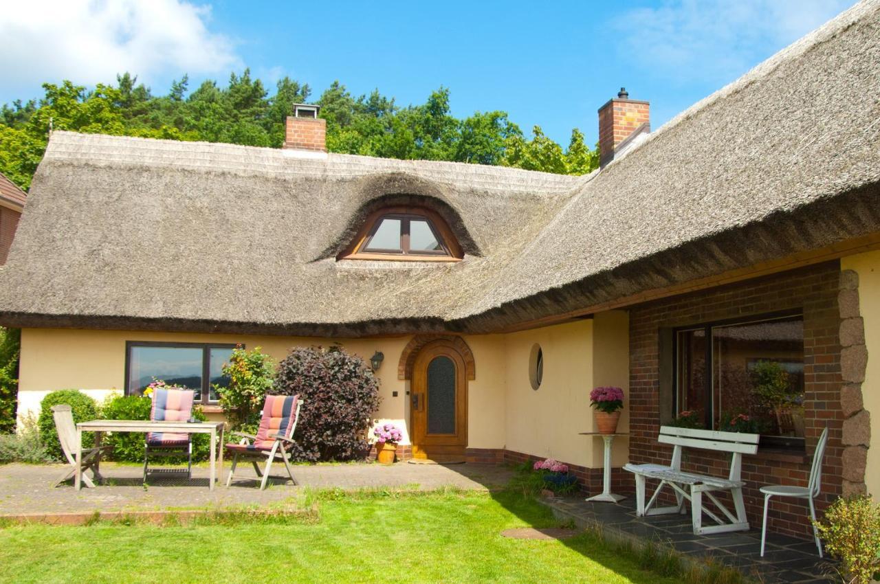 Wg Bernstein - Reetdachhaus - Ruhe Und Seeblick Sellin  Exterior foto