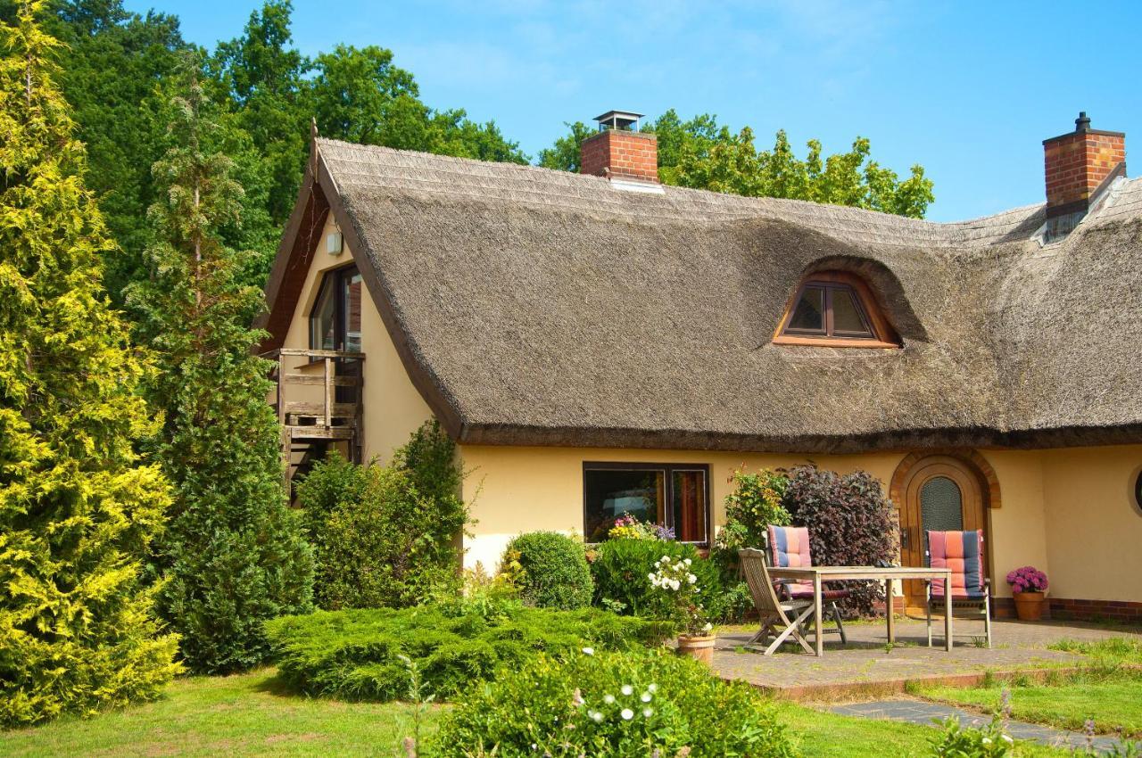 Wg Bernstein - Reetdachhaus - Ruhe Und Seeblick Sellin  Exterior foto